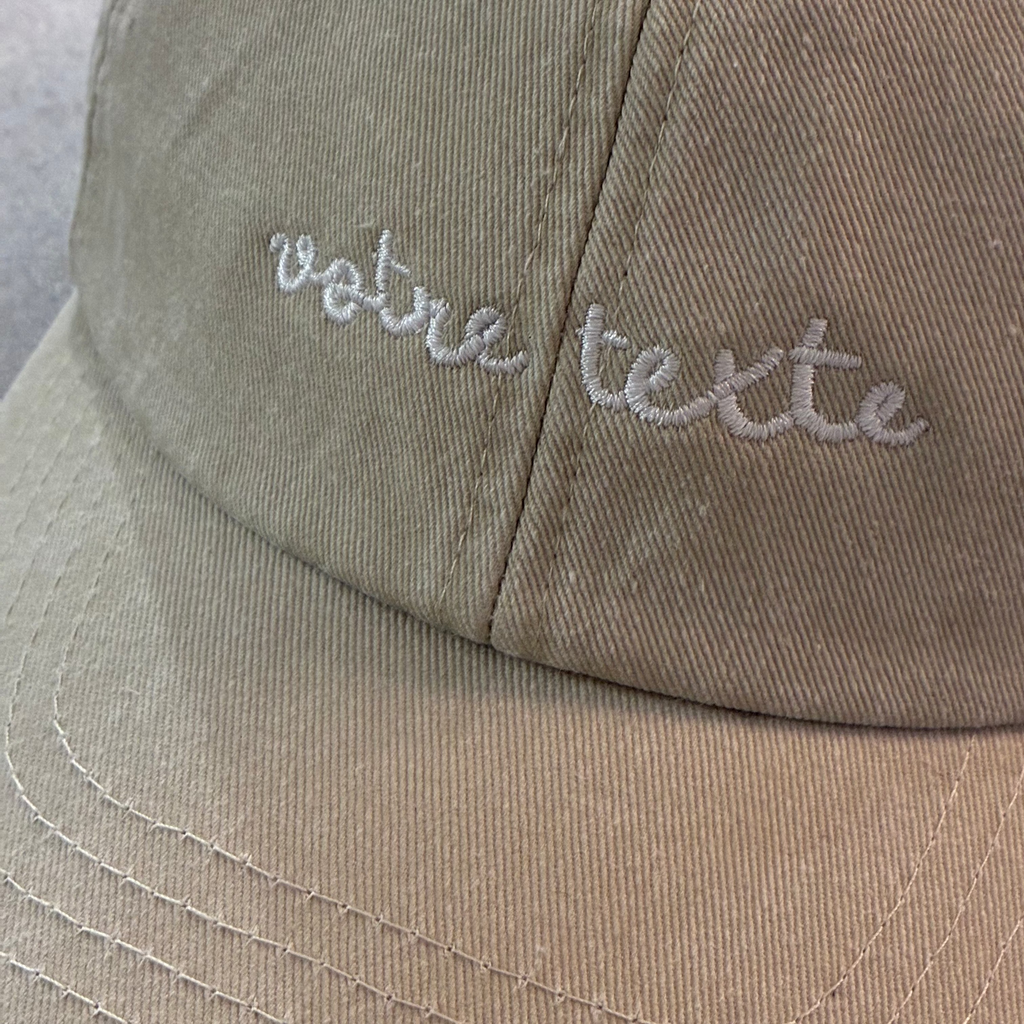 Broderie personnalisée sur casquette vintage